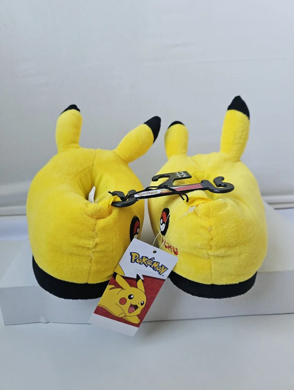 Pokémon Ground Up Pikachu 3D Plush Slippers Size 11-12 NWT